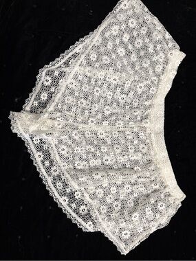 Victoria's Secret Ivory Floral Lace Boyshort